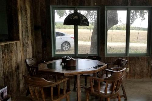 Lakefront Texas Hill Country Rental near Bandera, TX in Tarpley (TX)