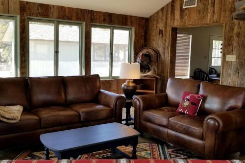 Lakefront Texas Hill Country Rental near Bandera, TX in Tarpley (TX)
