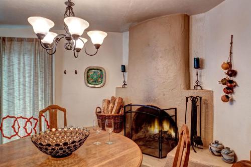 Mountain Cottage Near Skiing, Hiking and Mountain Biking in Arapaho National Forest in Blue River