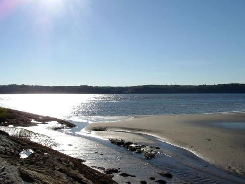 Off-The-Grid Cottage Rental with Beautiful Views on Crow Island, Maine in Georgetown (ME)