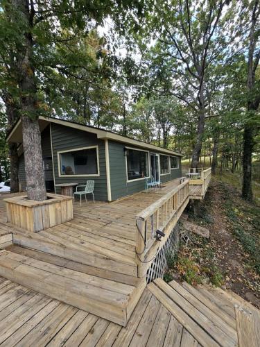 Beautiful Cabin with Spectacular Views for an Unforgettable Getaway in Nature near Rising Fawn, Georgia
