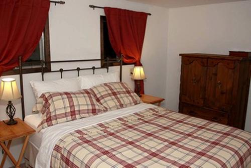 Secluded Mountain Cabin in the Quiet Woodlands near Douglas, Wyoming in Douglas