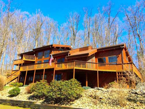 . Stunning Cabin Rental with a Hot Tub Overlooking Fishing Creek near Sproul State Forest, Pennsylvania