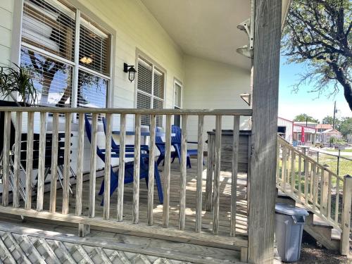 Idyllic Cabin with a Fire Pit Perfect for a Weekend Getaway from Houston in Oyster Creek (TX)