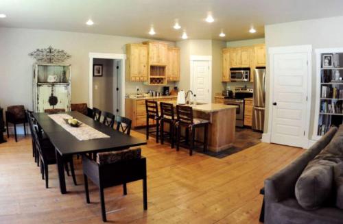 Luxurious Pet-Friendly Vacation Rental close to Mirror Lake in Kamas, Utah in Kamasa (UT)