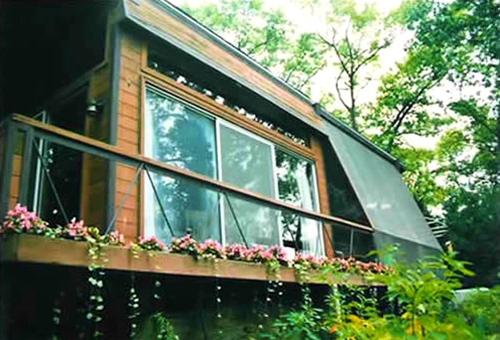 Riverfront Cabin Rental with a Private Hot Tub in Saugatuck, Michigan, Douglas