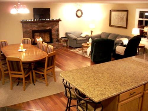 Luxury Cottage with Game Room in North Conway, New Hampshire in Hales Location (NH)