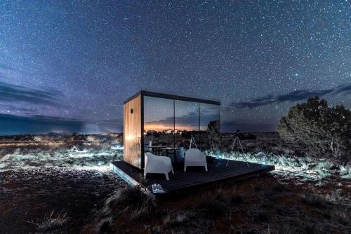 Wonderful Stargazing at this Cool Invisible Tiny House near the Grand Canyon, Arizona, Valle