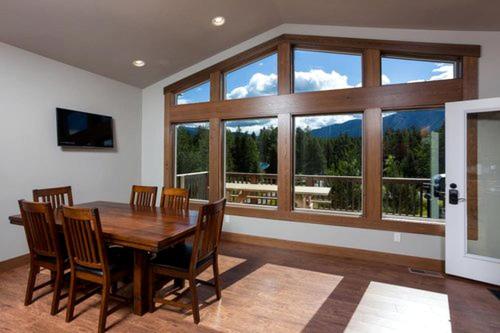 Sunny Mountain Cabin for a Group Getaway in West Glacier, Montana in 西冰河(蒙大拿州）