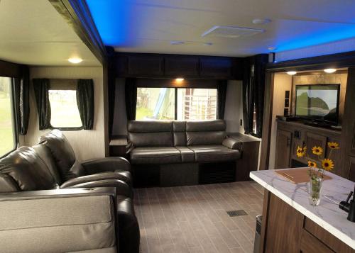 Brand-New Caravan Rental on a Ranch for a Romantic Getaway in Texas in New Ulm