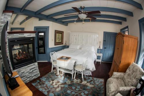 Luxury Vacation Rental with Indoor Pool near Blue Mountains, Pennsylvania in Lehighton (PA)