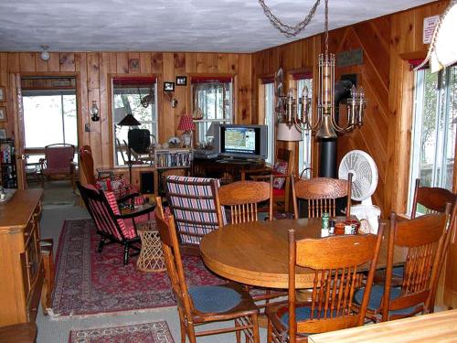 Peaceful Cottage Rental with Lake Champlain Views on Missisquoi Bay in Vermont in Swanton