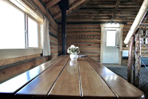 Gorgeous Wooden Rustic Cabin in Blanding, Utah in แบลนด์ดิง (ยูทาห์)