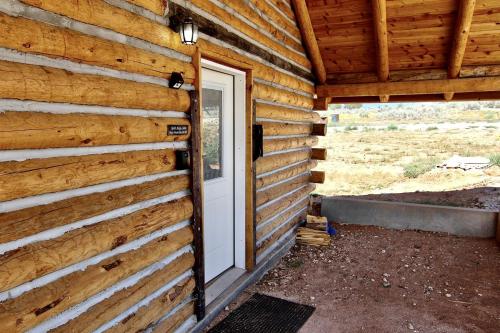 Gorgeous Wooden Rustic Cabin in Blanding, Utah in แบลนด์ดิง (ยูทาห์)
