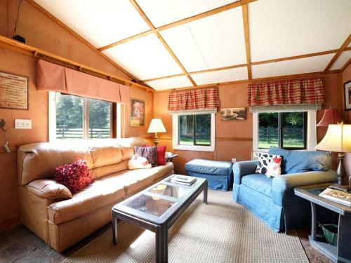 Peaceful Vacation Rental for Four near the Ohio River in Pendleton, Kentucky in La Grange