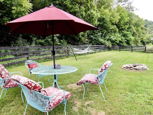 Peaceful Vacation Rental for Four near the Ohio River in Pendleton, Kentucky in La Grange