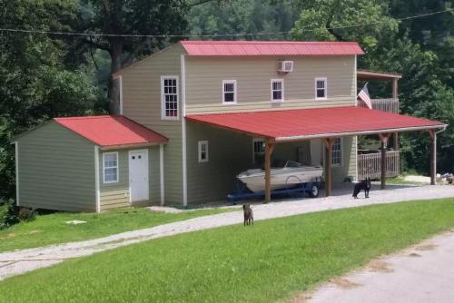Viesnīcas āriene, Lakefront Cottage Getaway near Daniel Boone National Forest in Kentucky in Burnside (KY)