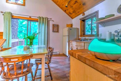 Traditional Wooden Cabin Rental in the Poconos, Pennsylvania in 卡纳登西斯