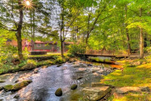 Traditional Wooden Cabin Rental in the Poconos, Pennsylvania in 卡纳登西斯