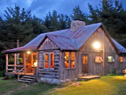 Rustic Log Cabin with Spectacular Mountain Vistas in Piedmont Region, Virginia, Elk Creek