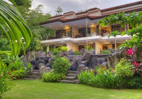 外観, Pumilio Mountain & Ocean Hotel in ハコ