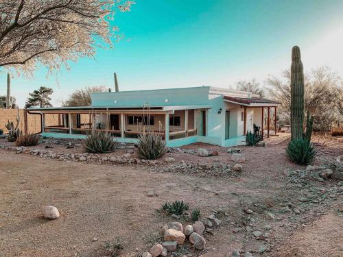 Luxury Vacation Rental in the Valley of the Sun Ideal for Weekend Trips from Phoenix. · Apache Junction