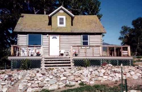 Secluded Mountain Cabin with Charming Deck and Views in Glen, Montana, Glen