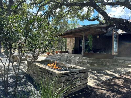 Chrissie Ger in Dripping Springs, TX in 드리핑 스프링 (TX)