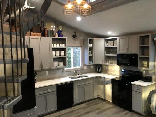 Luxury Tree House Rental in Lindale Ideal for Glamping in Texas in Van (TX)