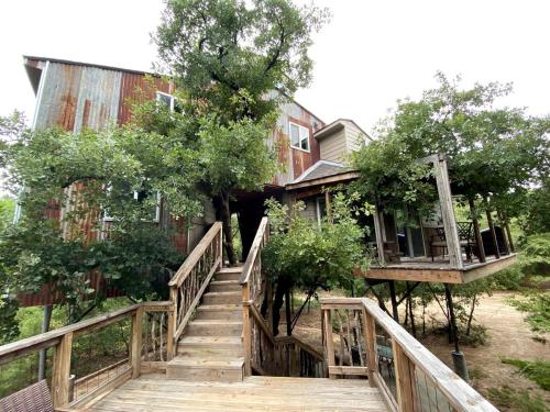 Luxury Tree House Rental in Lindale Ideal for Glamping in Texas in Van (TX)