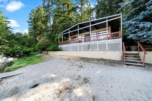 Secluded, Rustic Lakefront Home, Nestled on the Peaceful Shores of Lake Coeur d’Alene, Idaho, Twin Beaches