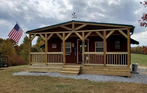Wooden Rustic Cabin Great for Outdoor Activities in Liberty, Kentucky