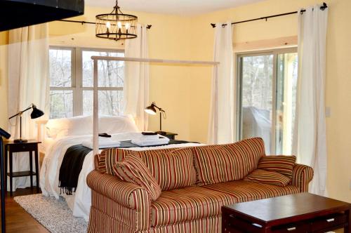 Luxury Log Cabin with Mountain and Forest Views near Asheville, North Carolina in Fletcher (Észak-Karolina)