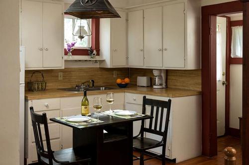 Secluded Cabin Rental with Jacuzzi for Romantic Weekend Getaway near Austin, Texas in New Ulm