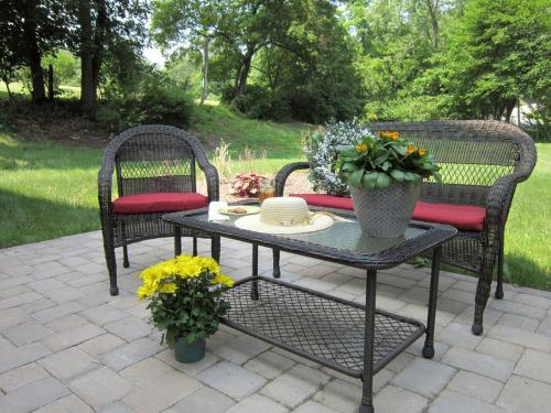 Historic Cottage with Country Charm Next to Creek in Carlisle, Pennsylvania in 卡萊爾市中心