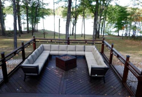 Secluded Waterfront Cabin Rental for Groups on Lake Barkley in Cadiz, Kentucky in Blue Spring (KY)