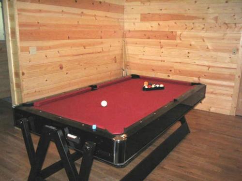 Exceptional Riverside Cabin Rental in the Trees near Pinecrest Lake, California in Pinecrest (CA)