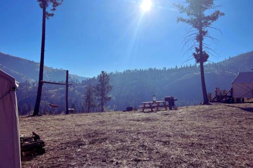 Cozy Tented Cabin with Stunning Sights in Conner, Montana in Darby (MT)