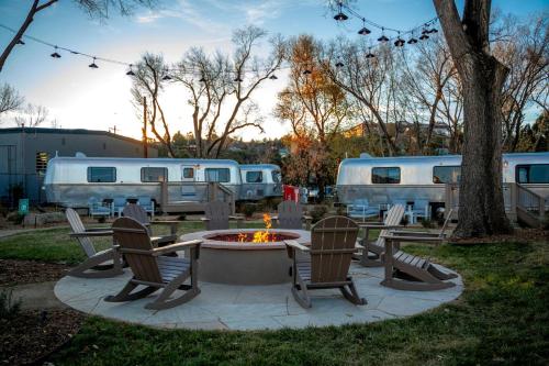 Downtown Prescott AZ Airstream Stay Near Whiskey Row with Outdoor Amenities
