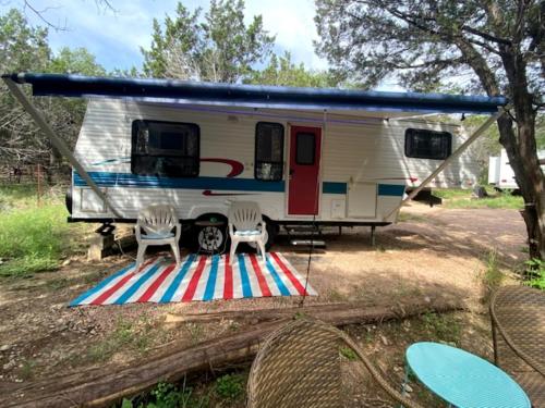 Texas Hill Country Glamping Caravan for a Nature Escape near Hamilton Creek