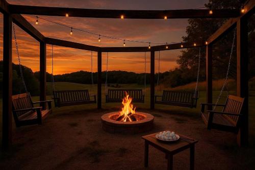 Exquisite Cabin with Amazing Interior and Exterior in Sarahsville, Ohio in Caldwell (OH)