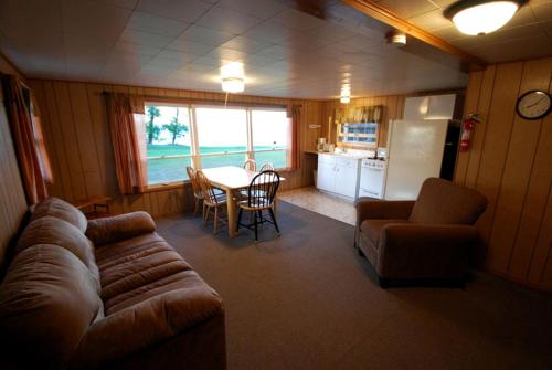 Open-Plan Lake Cabin Rental near Kabetogama, Minnesota in Orr (MN)