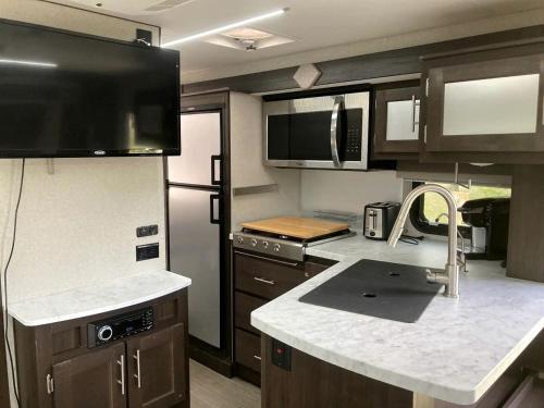 Tiny Caravan Great for Couples with Landscape Views in Idaho in St Maries (ID)