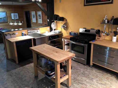 Spacious Vacation Rental for Large Groups in the White Mountains near Plymouth, New Hampshire in Plymouth (New Hampshire)