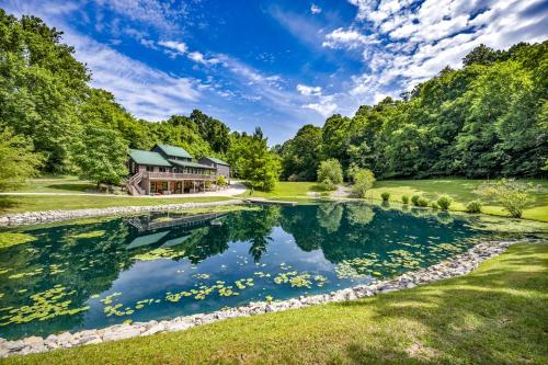 Exquisite Cabin with Amazing Interior and Exterior in Sarahsville, Ohio in Caldwell (OH)