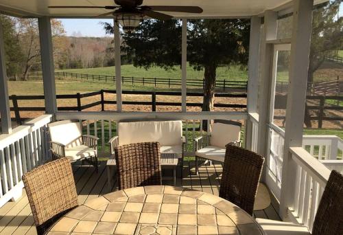 Classic Cottage Rental on Huge Horse and Cattle Farm near Charlottesville in กอร์ดอนวิลล์ (VA)