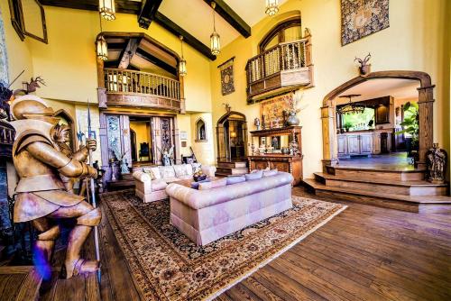 Regal Suite Rental in Breathtaking Castle near Lake George, Upstate New York in Bolton Landing (NY)