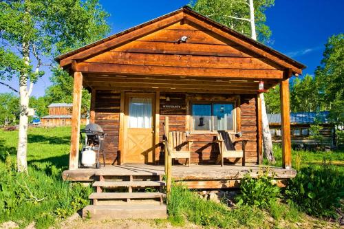 Private Cabin for Skiing Getaway with Deck in Steamboat Springs, Colorado