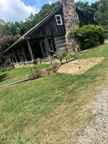 Countryside Cabin Incredible for Outdoor Activities in McMinnville, Tennessee