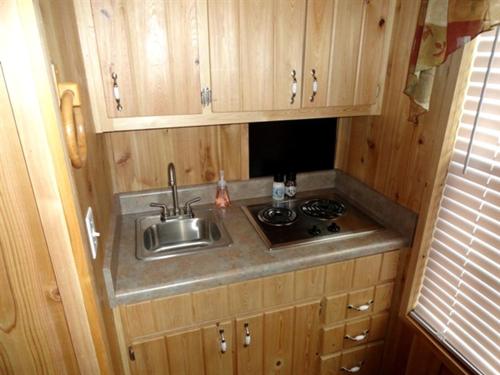 Family-Friendly Cabin Surrounded by Small Town Charm in Sundance, Wyoming in صندانس